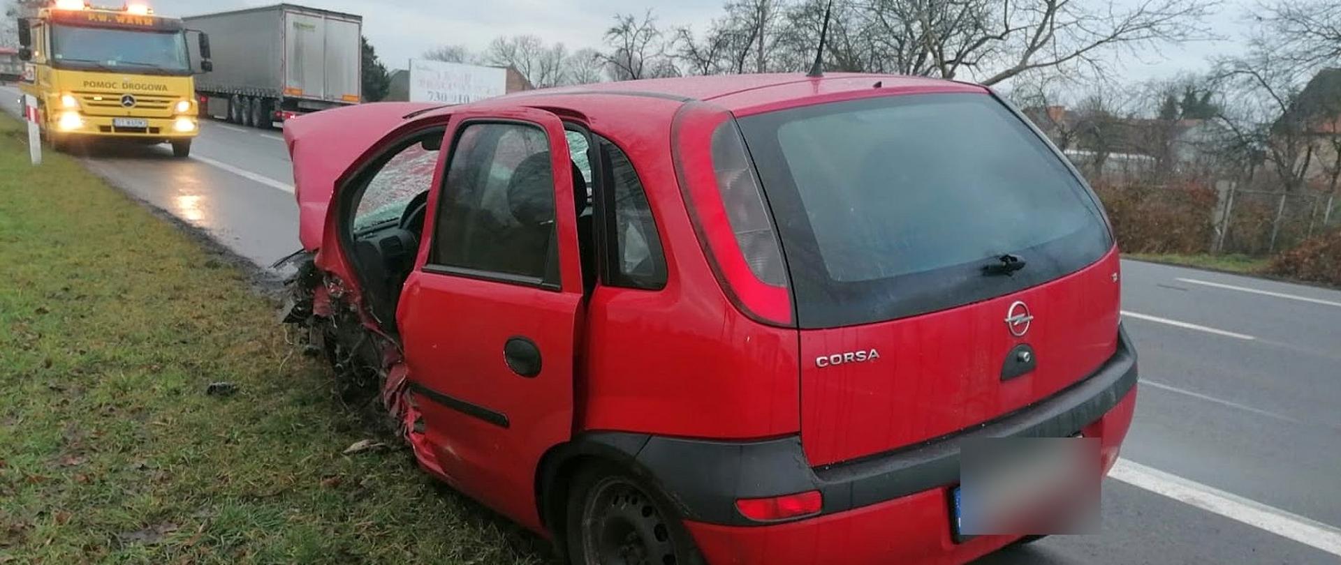 Wypadek z udziałem samochodu osobowego na DK 39 w Małujowicach