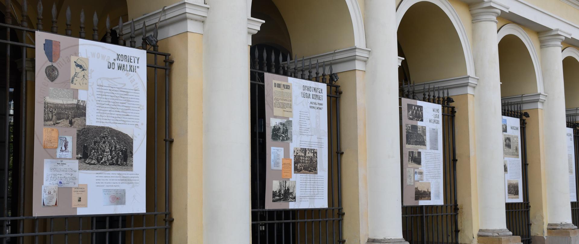 Wystawa „Aleksandra Zagórska. Matka niepodległości” w podcieniach Mazowieckiego Urzędu Wojewódzkiego