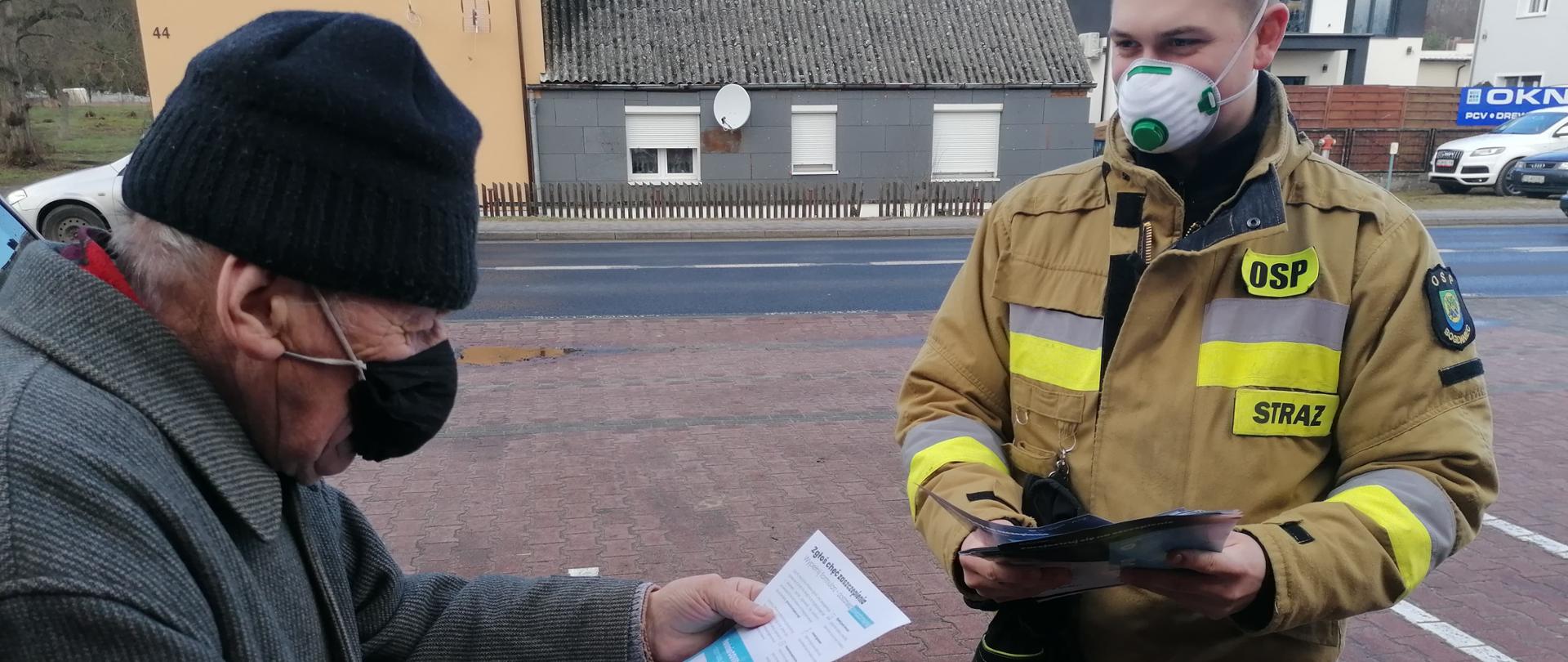 Kolportaż ulotek dot. szczepień.