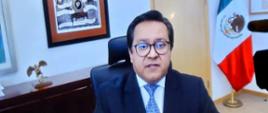La foto muestra al embajador de México en Polonia, Juan Sandoval Mendiolea, quien participó en la reunión a distancia.