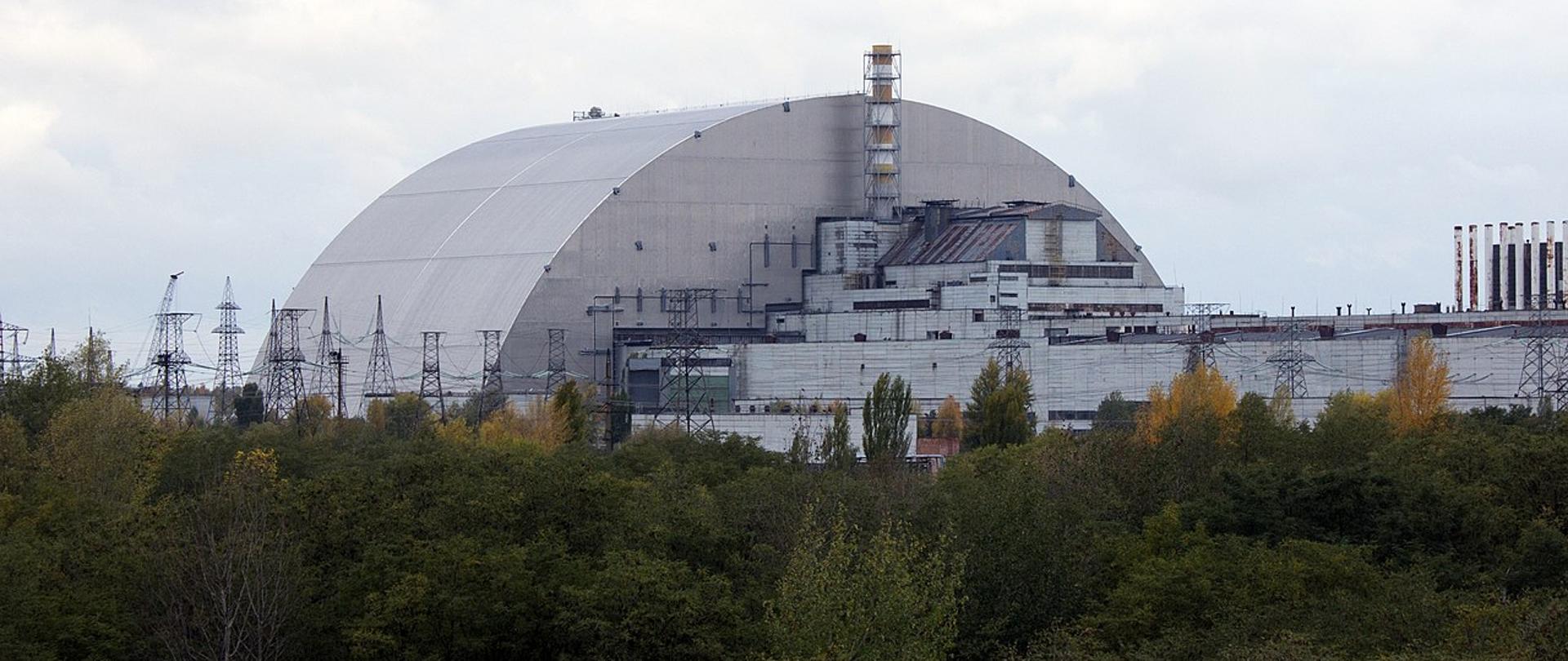Nowa Bezpieczna Powłoka nad blokiem nr 4 elektrowni jądrowej w Czarnobylu.