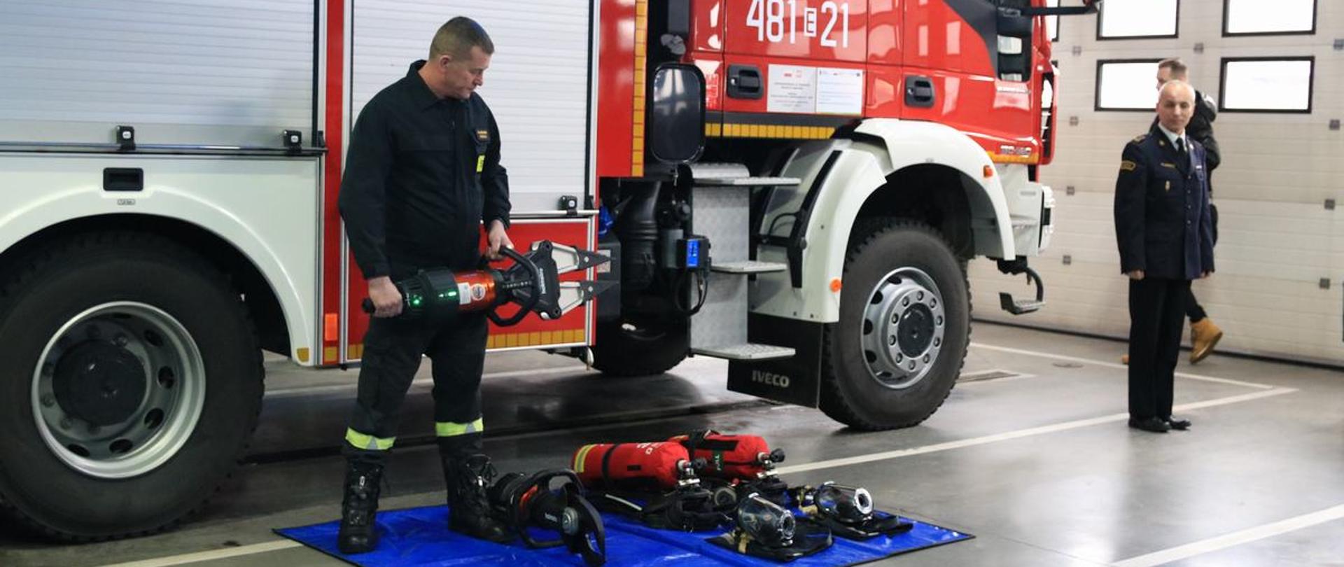 Przekazanie średniego pojazdu GBA Iveco.