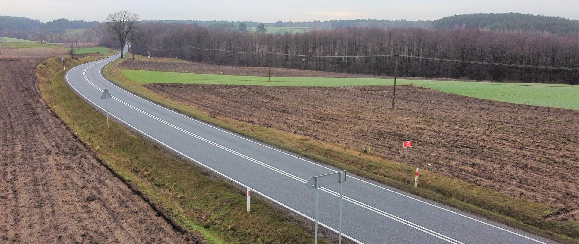 DK25 w Kamieniu Krajeńskim. Droga w kierunku m. Zamarte