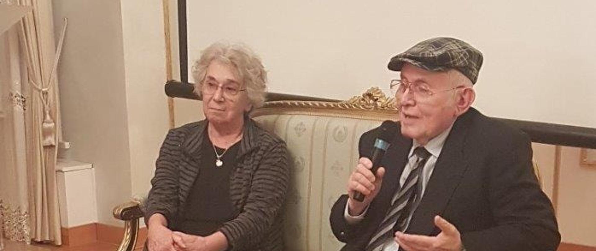 Ocalony z Holokaustu Pinchas Gutter oraz prowadząca sptkanie Irena Tomaszewska