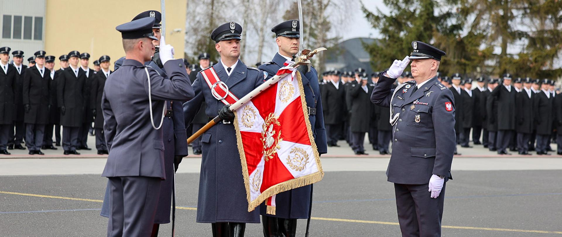 31 marca 2025r., w 32. Bazie Lotnictwa Taktycznego w Łasku odbyła się uroczystość przekazania obowiązków dowódcy jednostki. W wydarzeniu uczestniczyli wiceminister obrony narodowej Paweł Bejda oraz Inspektor Sił Powietrznych gen. dyw. Ireneusz Nowak. 