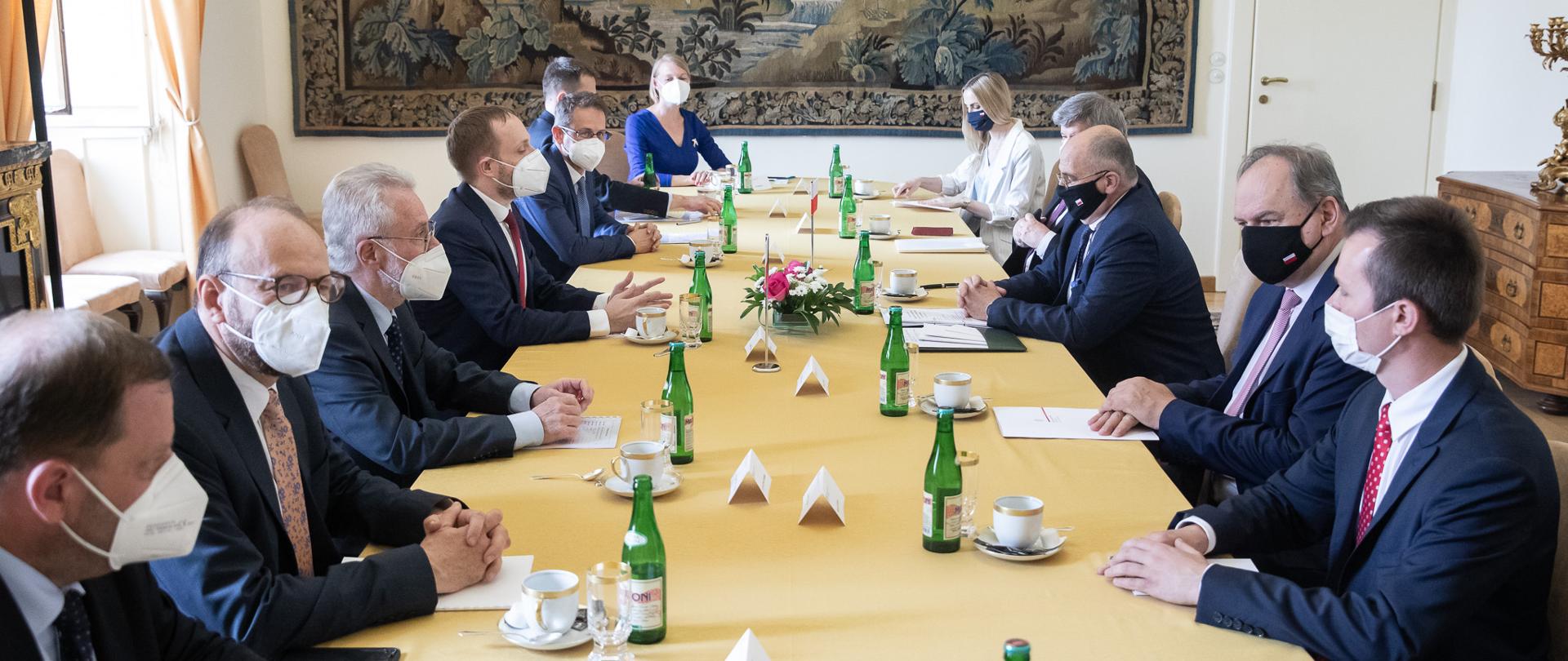 2021.06.25 Praga , Czechy . Minister Zbigniew Rau . Delegacja do Praga . Spotkanie z minister SZ Czechy .Fot. Tymon Markowski / MSZ