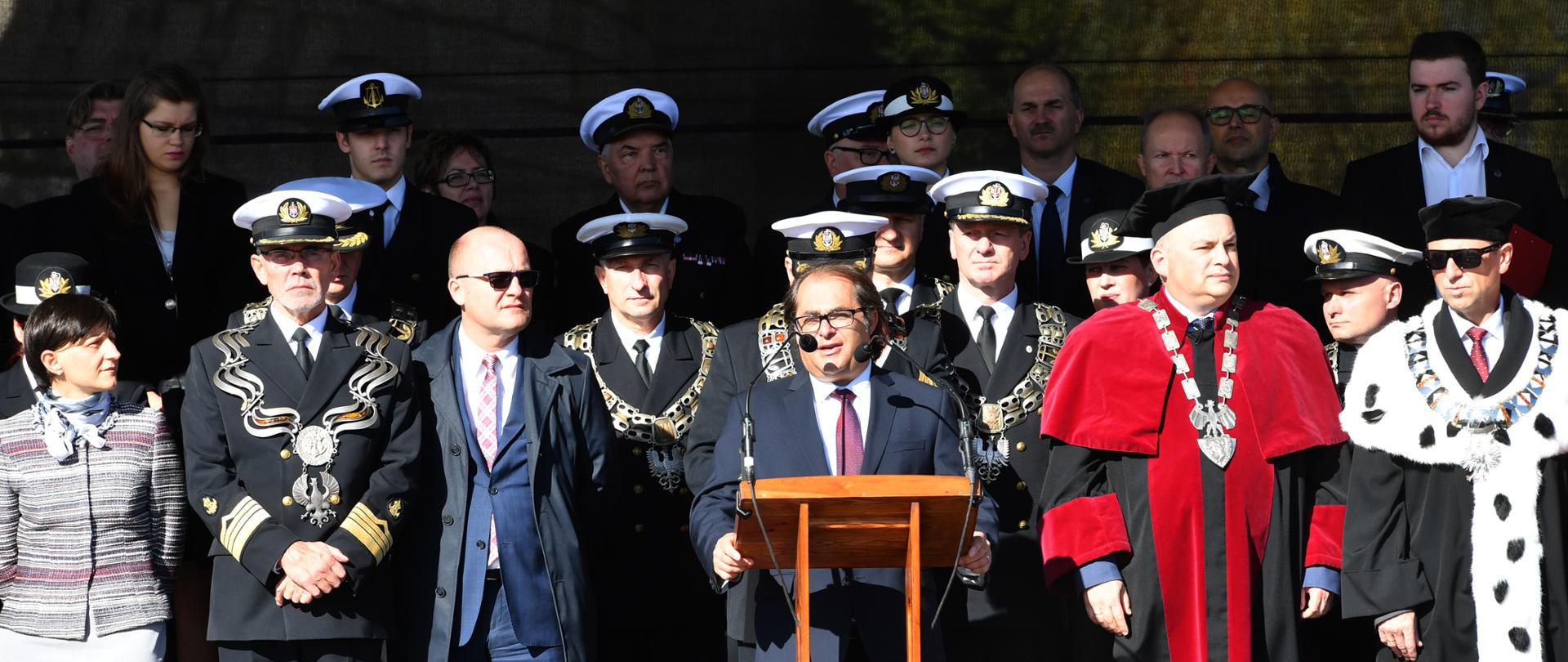  Minister Marek Gróbarczyk przemawia podczas Inauguracji roku akademickiego Akademii Morskiej