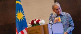 The Honourable Datuk Seri Dr Dzulkefly Ahmad, the Minister of Health of Malaysia proposing a toast