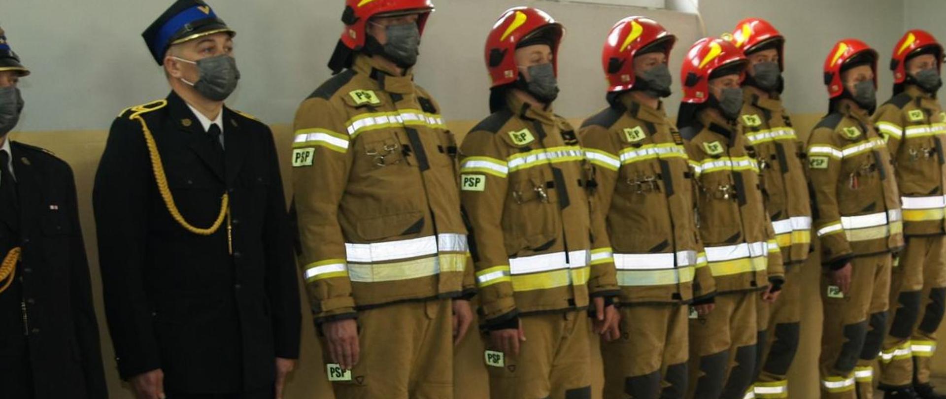 Uroczysty apel z okazji Narodowego Święta Niepodległości w KP PSP w Radziejowie