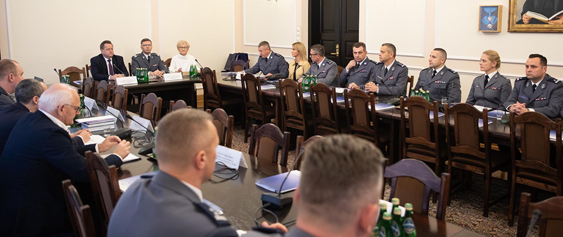 Konferencja o ochronie dziedzictwa narodowego w 100. rocznicę odzyskania niepodległości