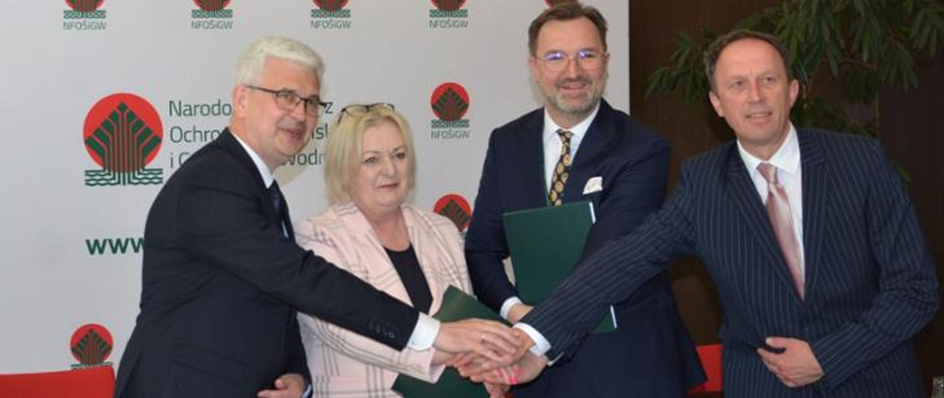 Sławomir Mazurek, zastępca prezesa zarządu NFOŚiGW podczas uroczystości podpisania umowy w siedzibie NFOŚiGW