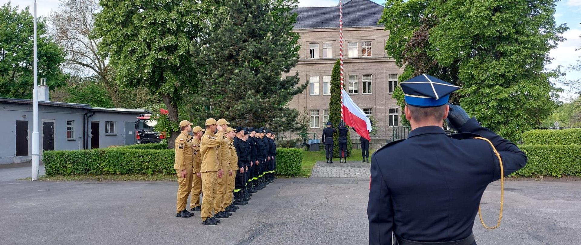 Uroczysta zmiana służby.
