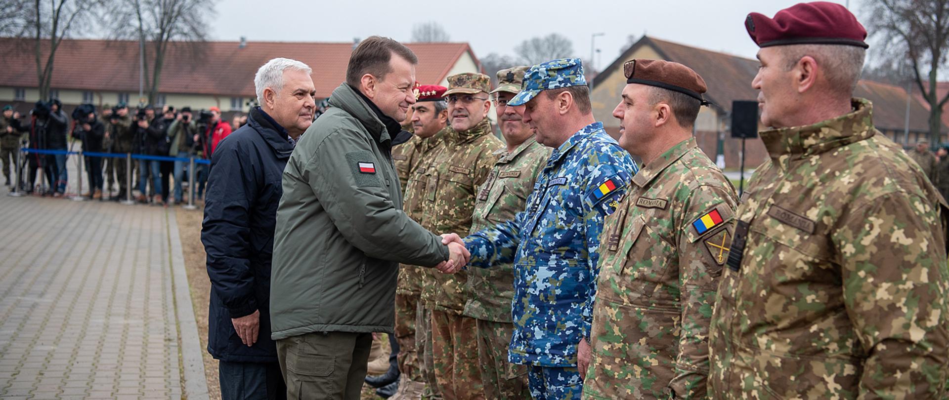 10 stycznia 2023 r. w Bemowie Piskim, Mariusz Błaszczak, wicepremier - minister obrony narodowej i Angel Tîlvăr, minister obrony narodowej Rumunii, spotkali się z żołnierzami Batalionowej Grupy Bojowej, stacjonującymi w Polsce w ramach eFP (Wzmocnionej Wysuniętej Obecności).
