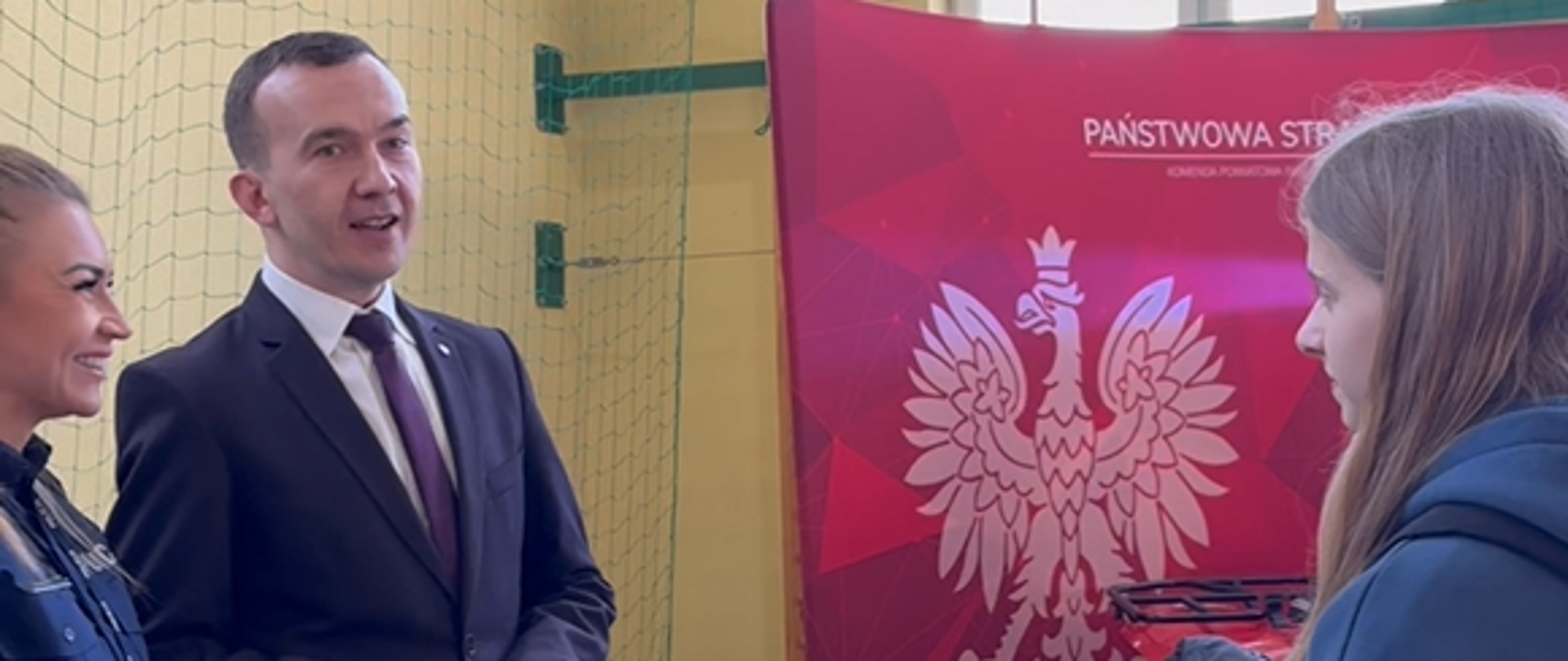 III Morąskie Targi Edukacji i Pracy - wicewojewoda Mateusz Szauer podczas wydarzenia.