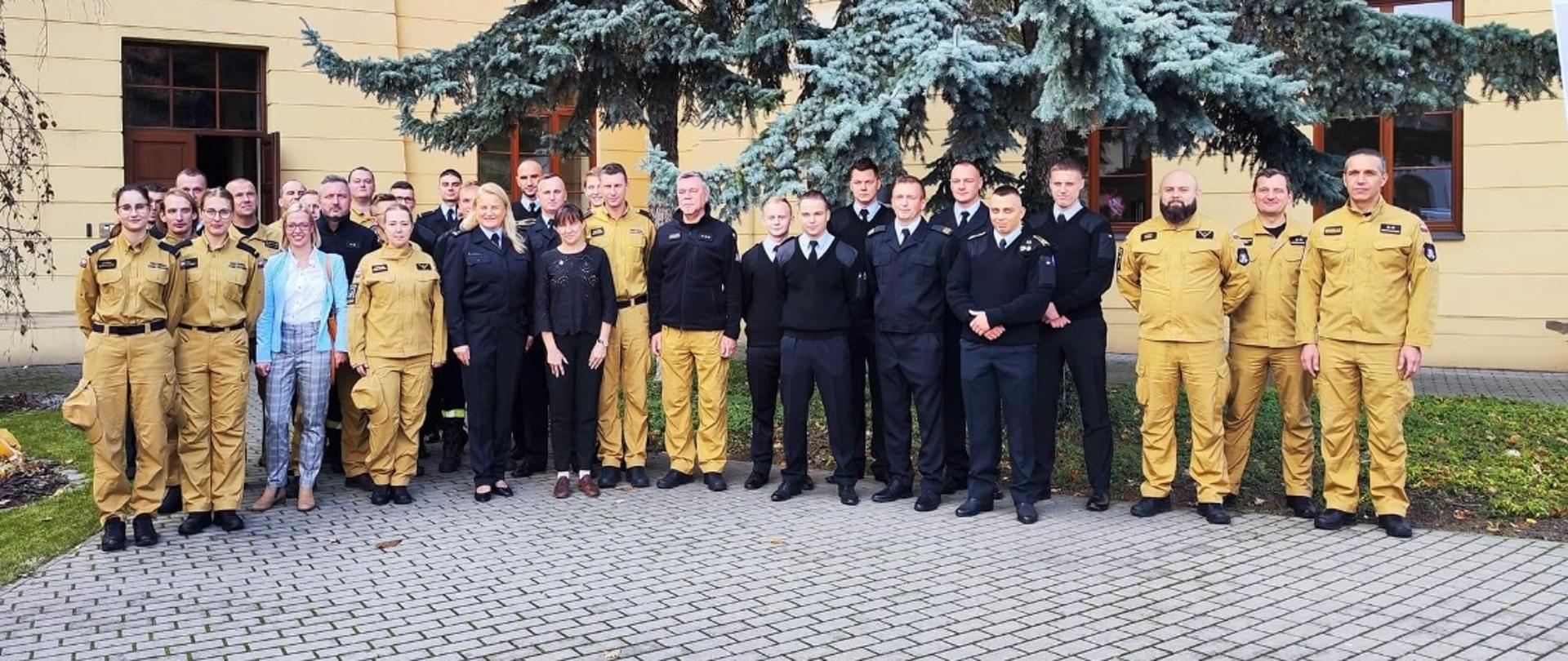 Zdjęcie grupowe uczestników warsztatów 