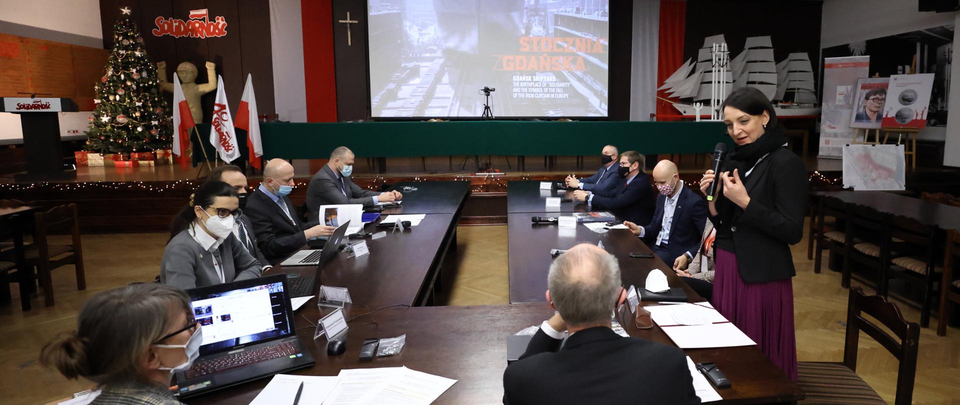 Misja oceniająca ICOMOS – ostatni etap procedury wpisu Stoczni Gdańskiej na listę UNESCO - Gdańsk. Wizyta delegacji Unesco w Stoczni Gdańskiej.