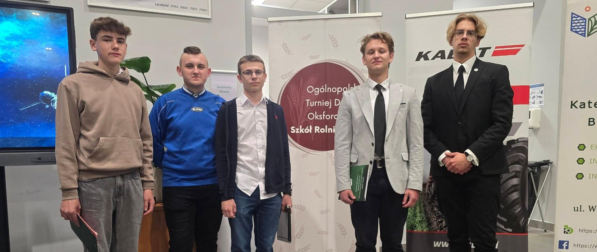Uczniowie ZSCKR przed debatą oksfordzką 