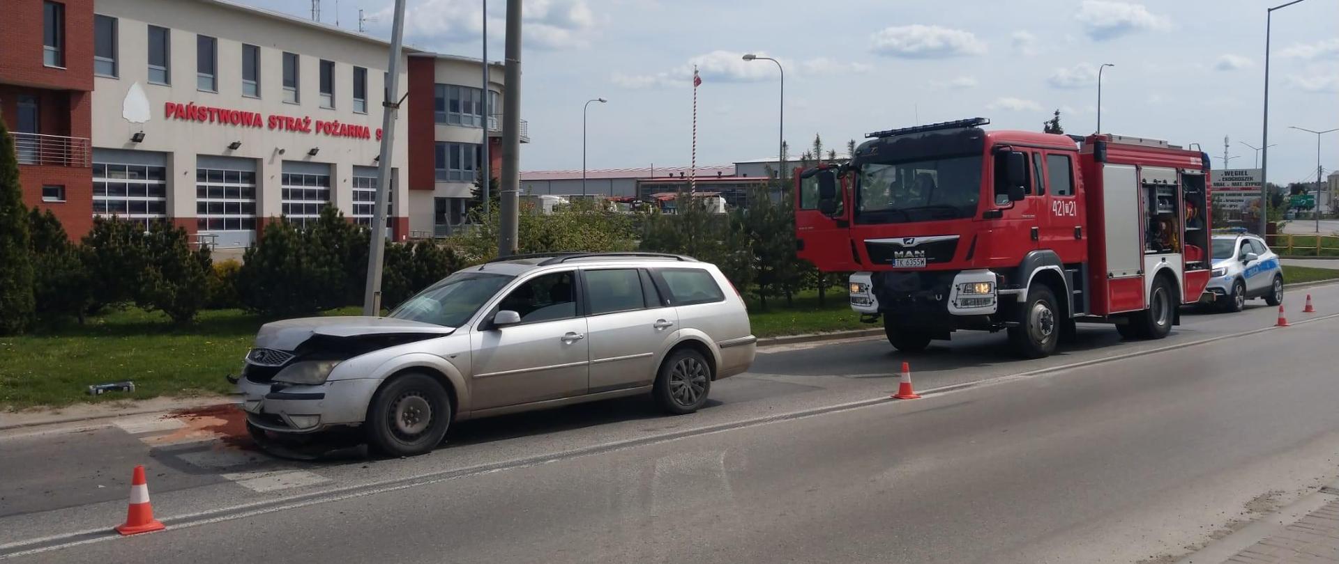 Wypadek na ul. Kolejowej obok KP PSP w Kazimierzy Wielkiej – powiat kazimierski.