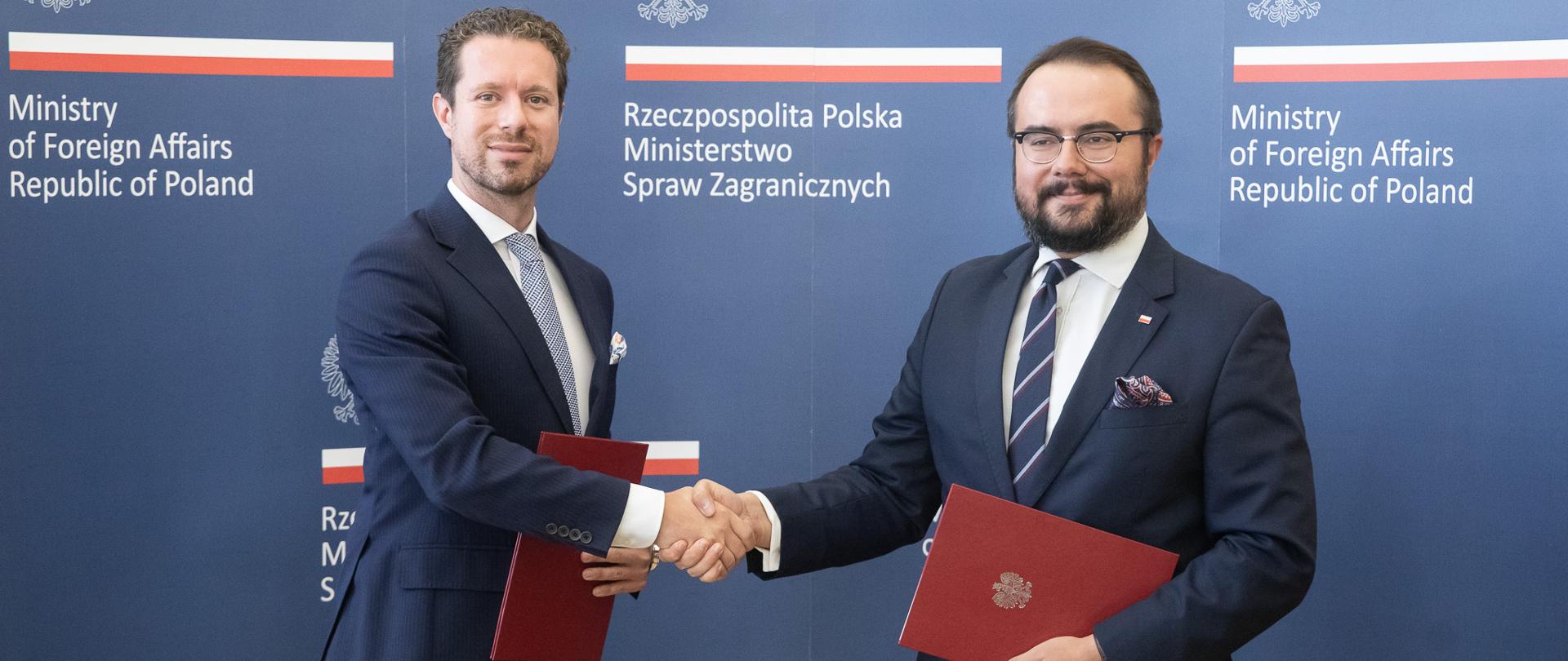 Podpisanie umowy z PARP