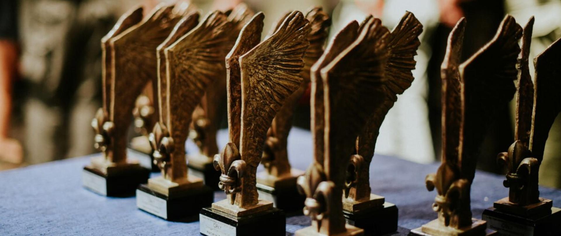 Statuetki "Orły"