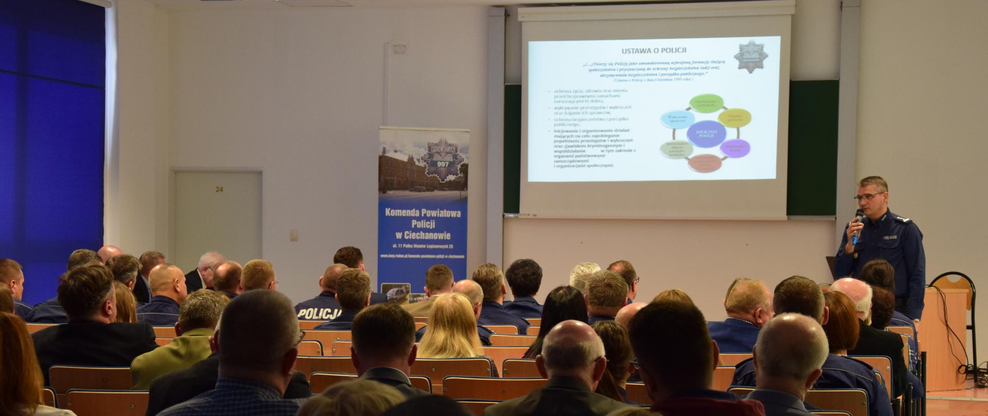 Zebrani podczas debaty.