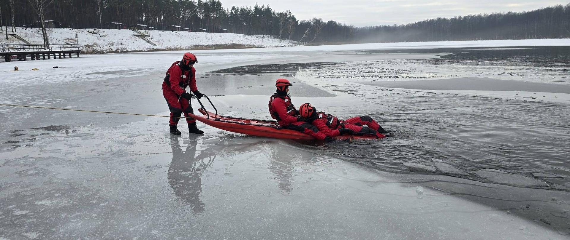 Ćwiczenia z zakresu ratownictwa wodno-lodowego