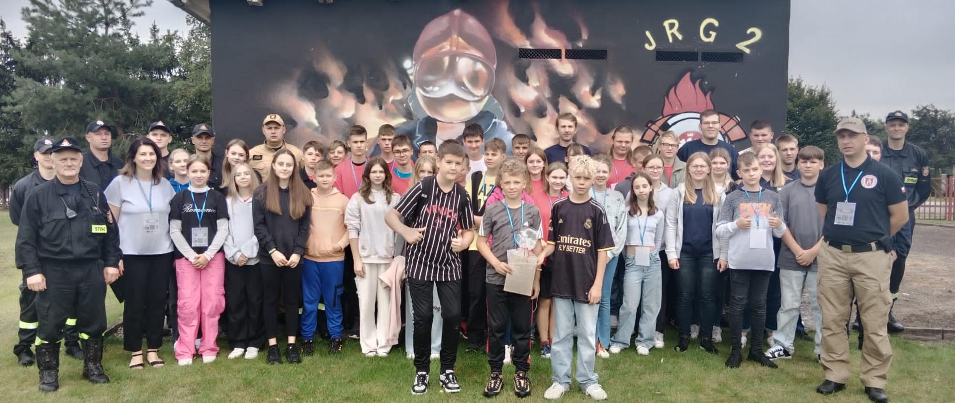 Członkowie MDP podczas wizyty na JRG 2 w Pile