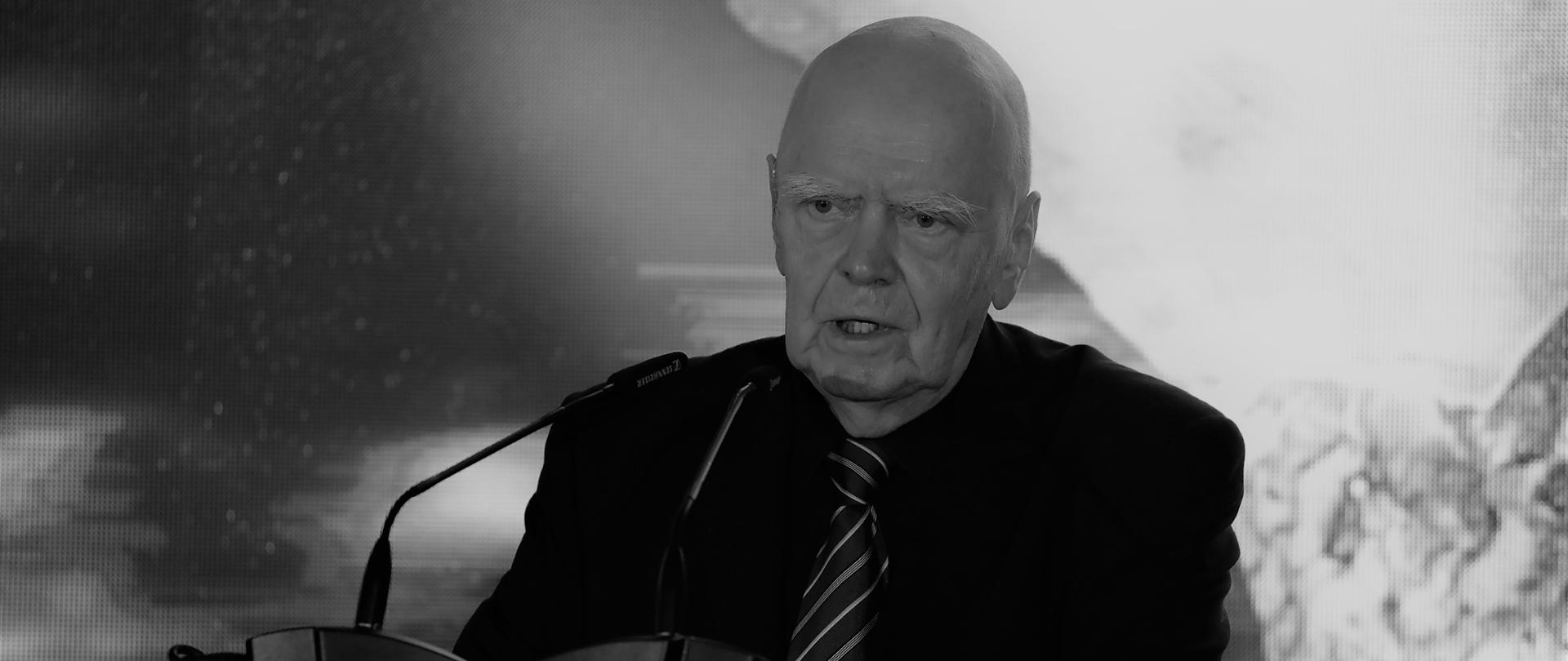 Odszedł Jarosław Marek Rymkiewicz, fot. PAP/Tomasz Gzell