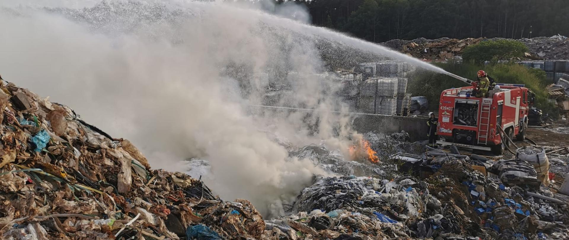 Działania gaśnicze z działka samochodowego