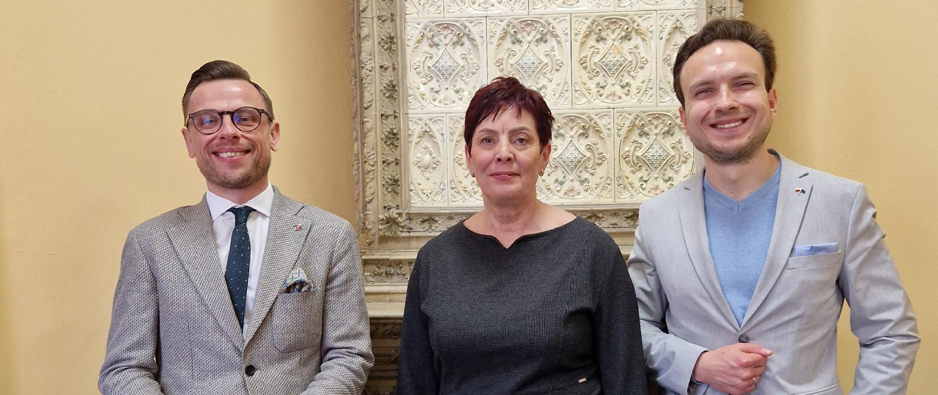 Wicewojewoda Dolnośląski p. dr Piotr S. Kozdrowicki odwiedził delegaturę WIIH w Legnicy. W trakcie spotkania z Pracownikami i dyrekcją delegatury p. Wicewojewoda zapoznał się z zadaniami realizowanymi przez delegaturę, bieżącym wykonaniem planu kontroli oraz specyfiką lokalnego rynku. W trakcie spotkania omówiono także najważniejsze zadania do zrealizowania w bieżącym roku oraz wyzwania stojące przed Inspekcją Handlową, w tym nowe zadania Inspekcji. 