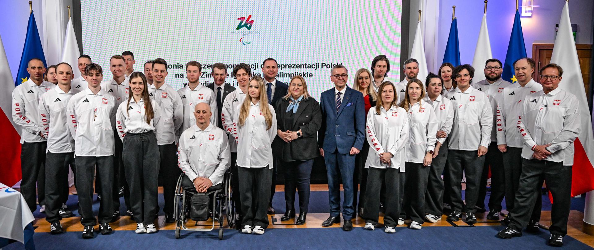 Sportowcy we wtorek odebrali nominacje do reprezentacji Polski na XIV Zimowe Igrzyska Paralimpijskie w Mediolanie i Cortinie d'Ampezzo 2026, które rozpoczną się 6 marca. W wydarzeniu wzięli udział wiceministrowie sportu i turystyki Piotr Borys i Ireneusz Raś. Ceremonia miała miejsce w siedzibie Ministerstwa Rodziny, Pracy i Polityki Społecznej.