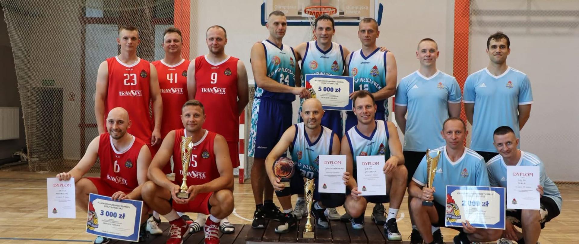 Najlepsze drużyny na podium I miejsce KM PSP Włocławek, II miejsce KP PSP Inowrocław, III miejsce KM PSP Toruń