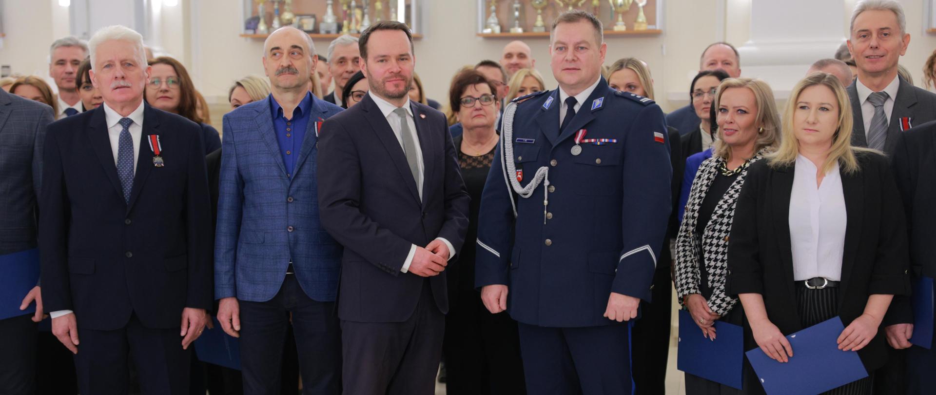 Uroczysta zbiórka z okazji Święta Służby Cywilnej
