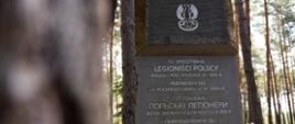 Pomnik upamiętniający polskich legionistów poległych pod Kolkami w 1915 roku, przeniesieni do Polskiego Lasku w 2004 r. 