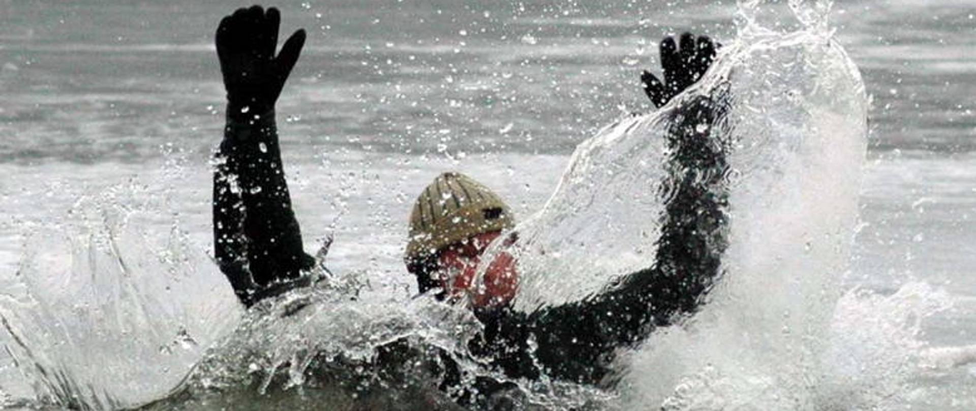 Uwaga na kruchy lód