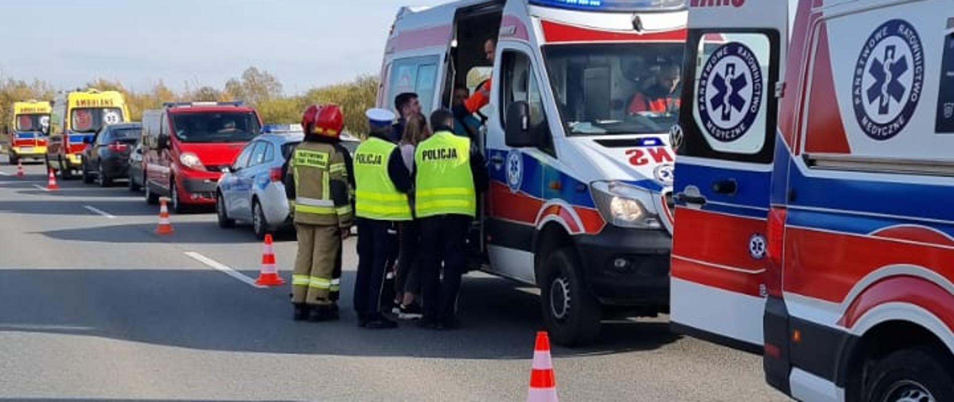 Karetki Pogotowia na miejscu zdarzenia