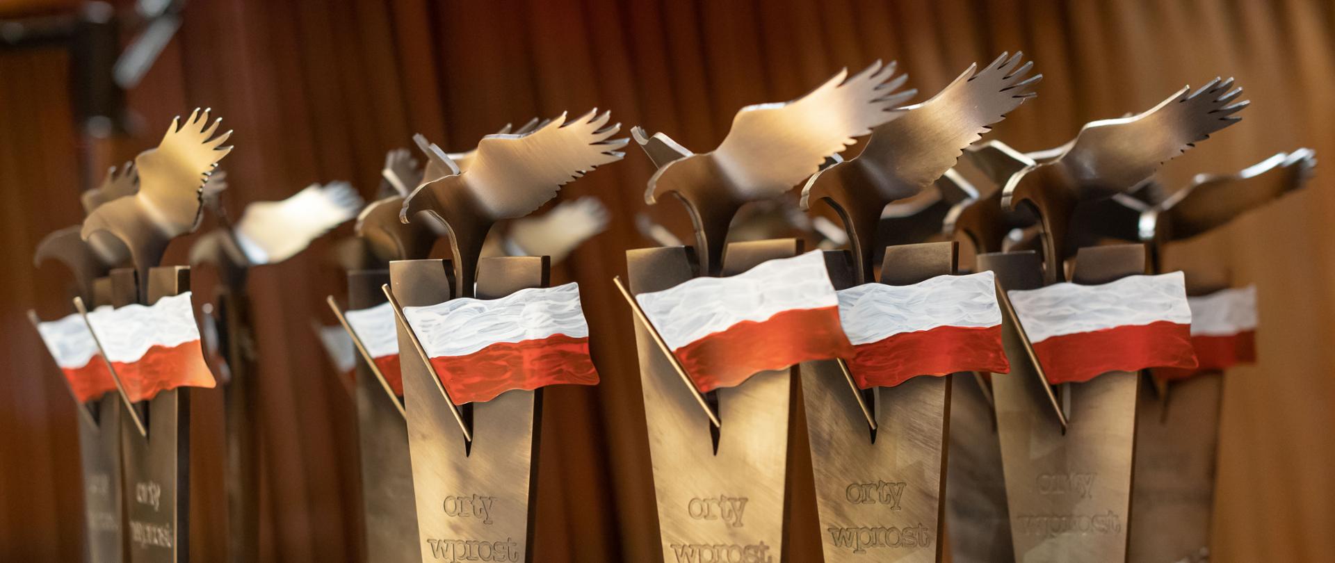 Statuetki_ORŁY_WPROST,_województwo_śląskie