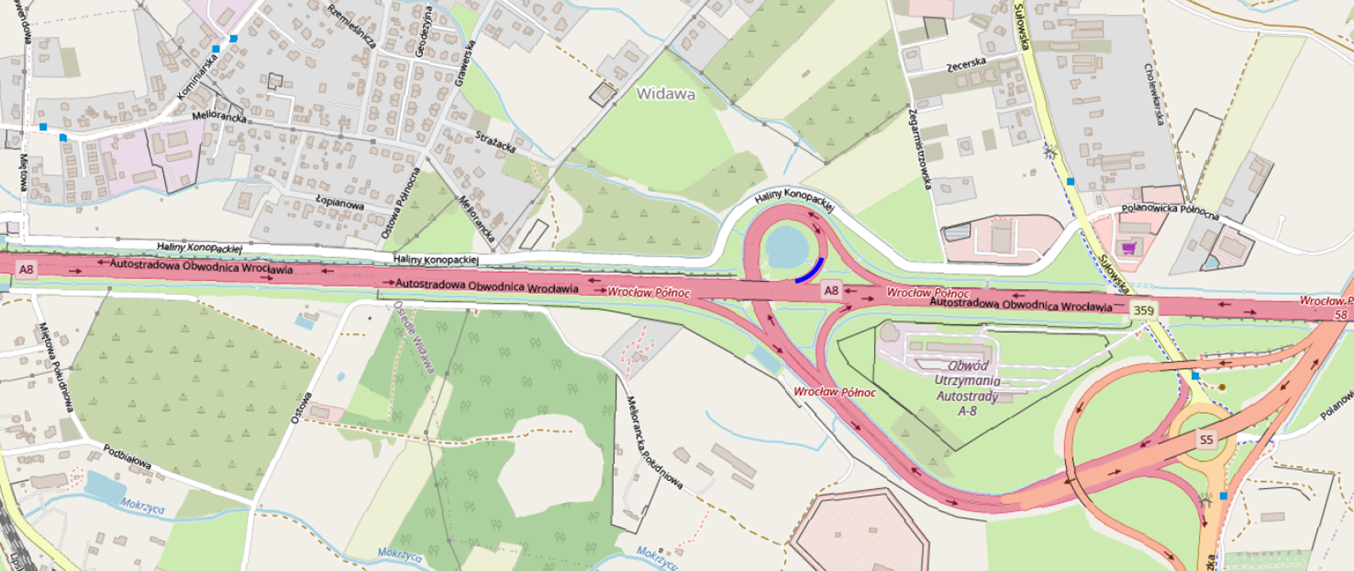 na mapie widać węzeł Wrocław Północ na Autostradowej Obwodnicy Wrocławia. Kolorem niebieskim zaznaczony odcinek zamkniętej łącznicy 