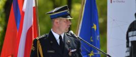 Na zdjęciu widać Komendanta Powiatowego KP PSP w Olecku podczas przemowy