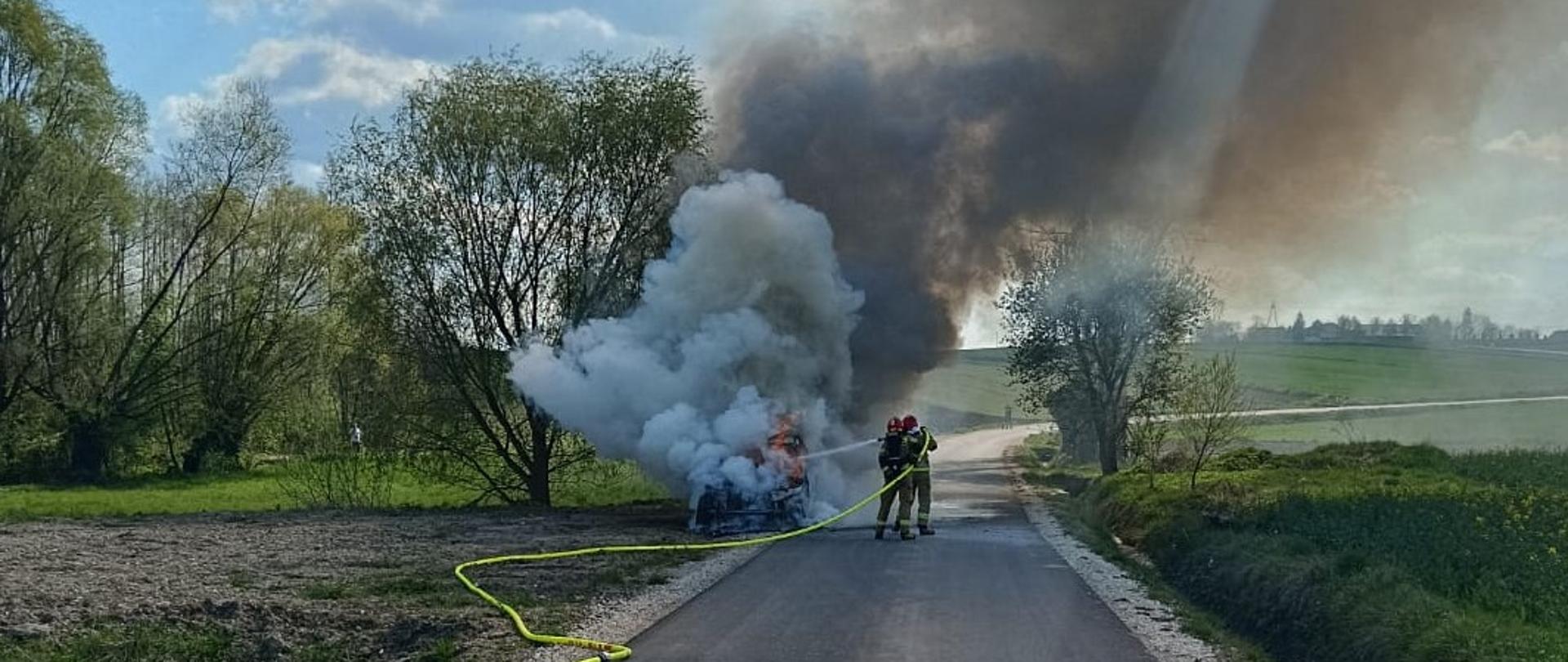 Pożar samochodu osobowego w miejscowości Donosy