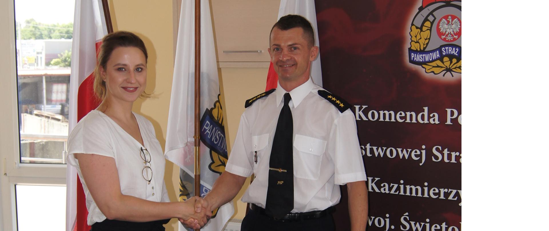 Środki ochrony przed COVID-19 dla funkcjonariuszy i pracowników cywilnych kazimierskiej komendy 