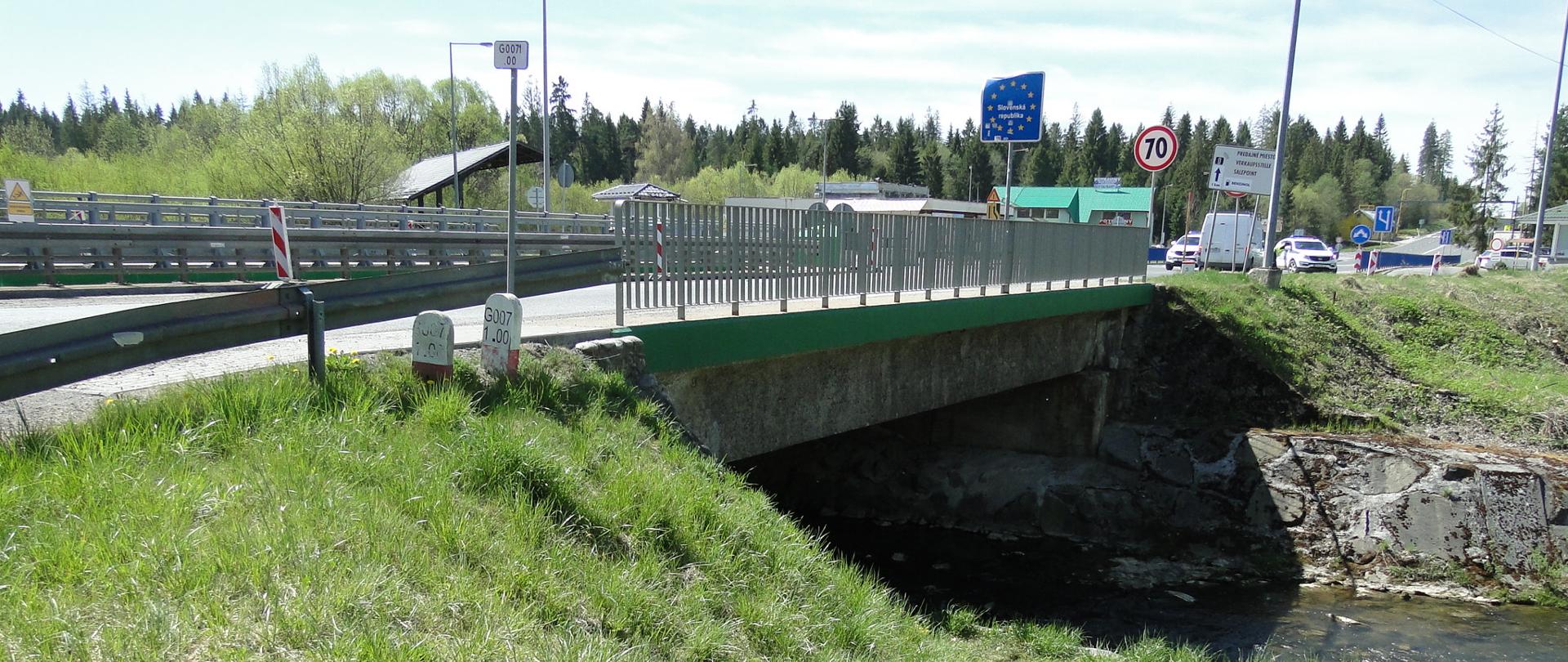 zdjęcie mostu granicznego