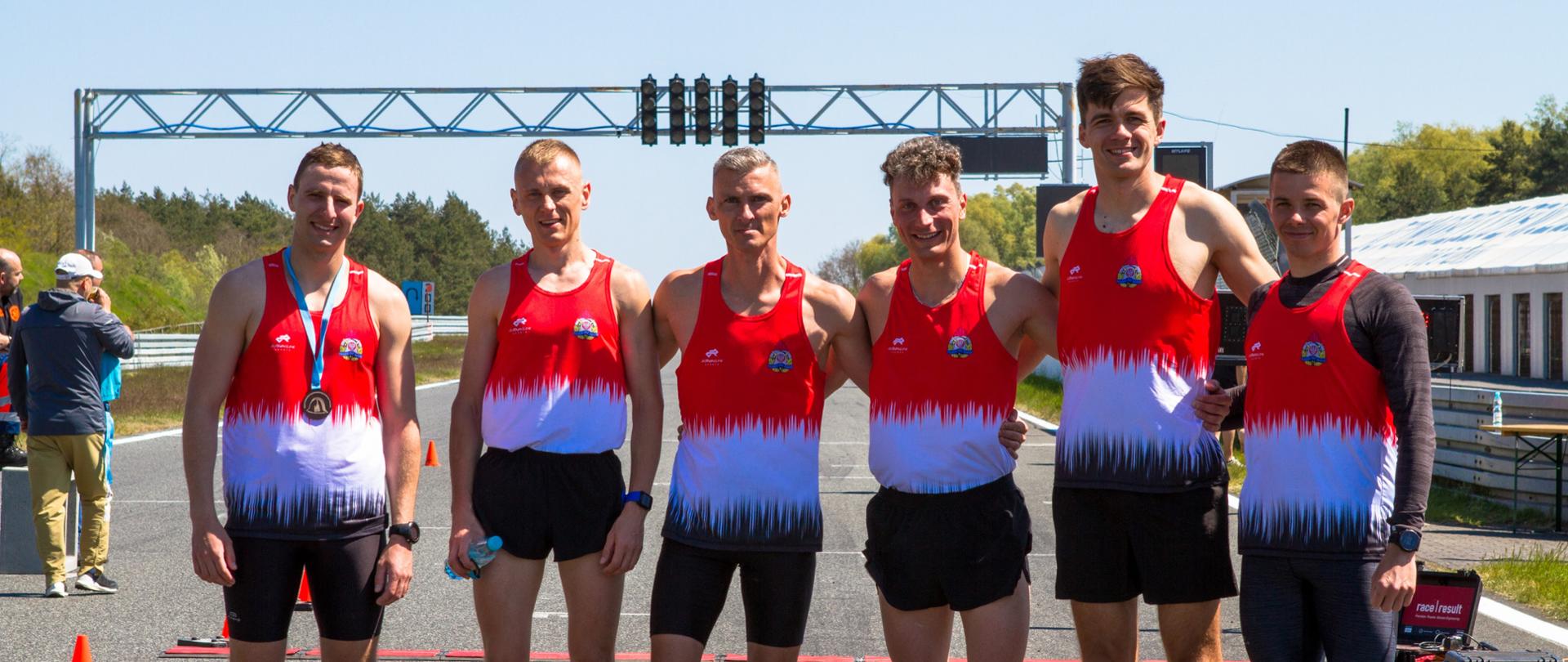 Na zdjęciu uczestnicy zawodów