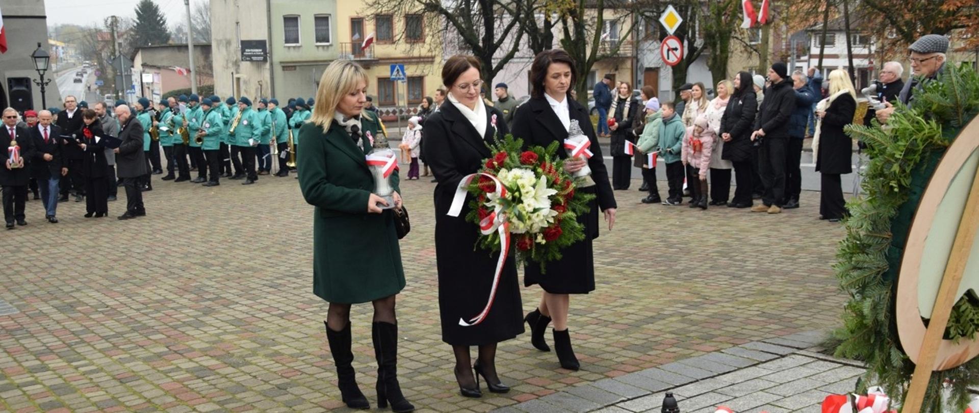Przedstawiciele instytucji działających w otoczeniu rolnictwa (od lewej): Pani Katarzyna Wągiel – Kierownik PZDR w Opocznie, Pani Iwona Śpiewak – Kierownik ARiMR w Opocznie, Pani Elżbieta Stępień – Kierownik WIORiN w Łodzi, Oddział w Opocznie
