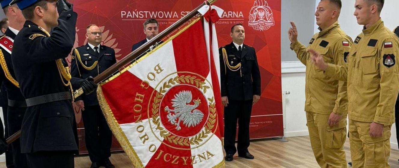 Ślubowanie nowych strażaków i awanse w KP PSP w Nidzicy