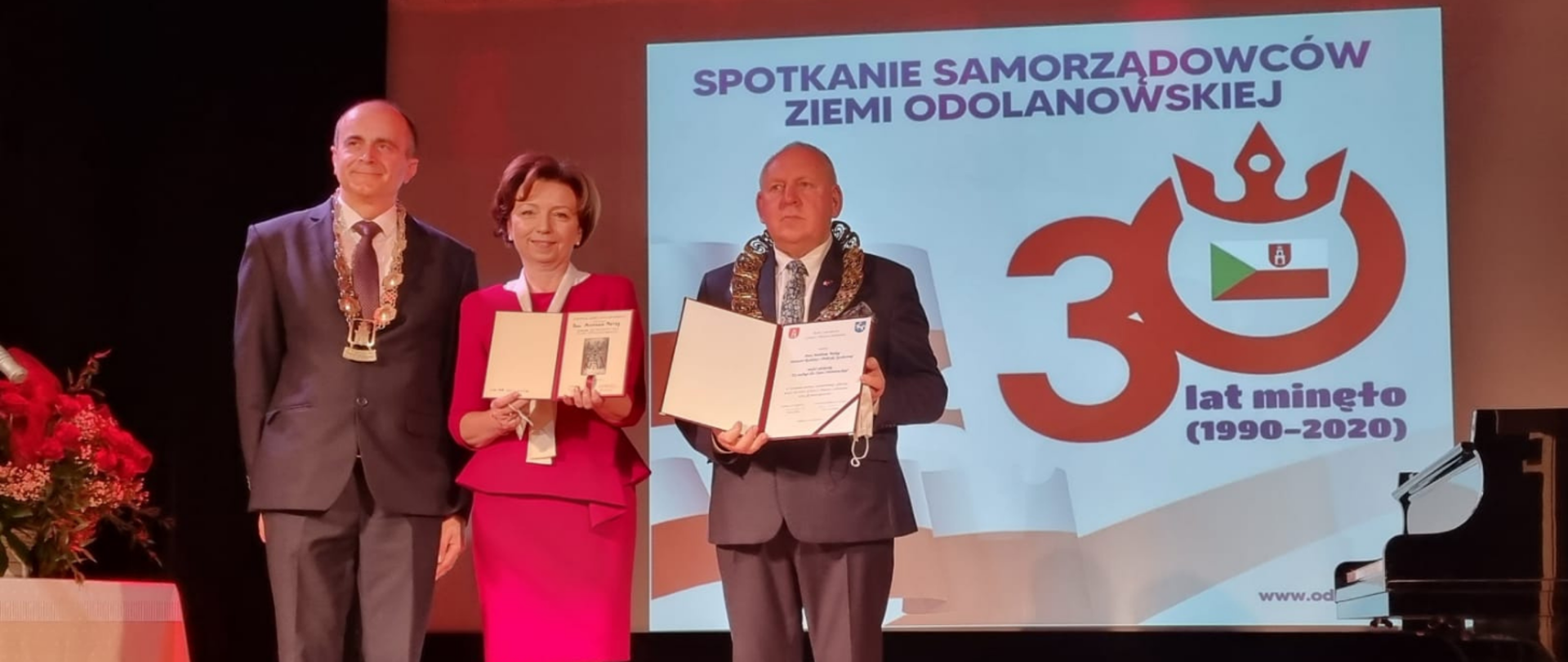 Minister Marlena Maląg odznaczona za zasługi dla ziemi odolanowskiej
