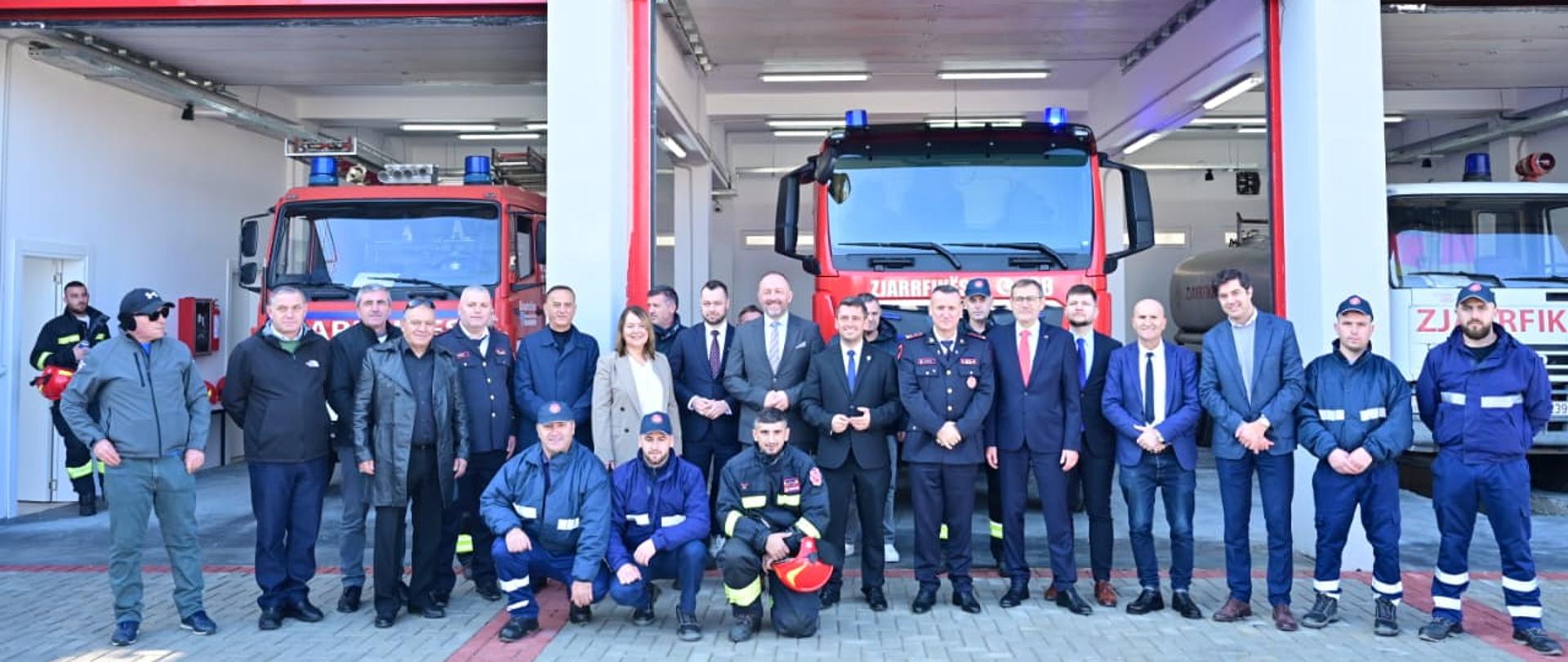 Uroczyste otwarcie nowej remizy strażackiej w mieście Pogradec.