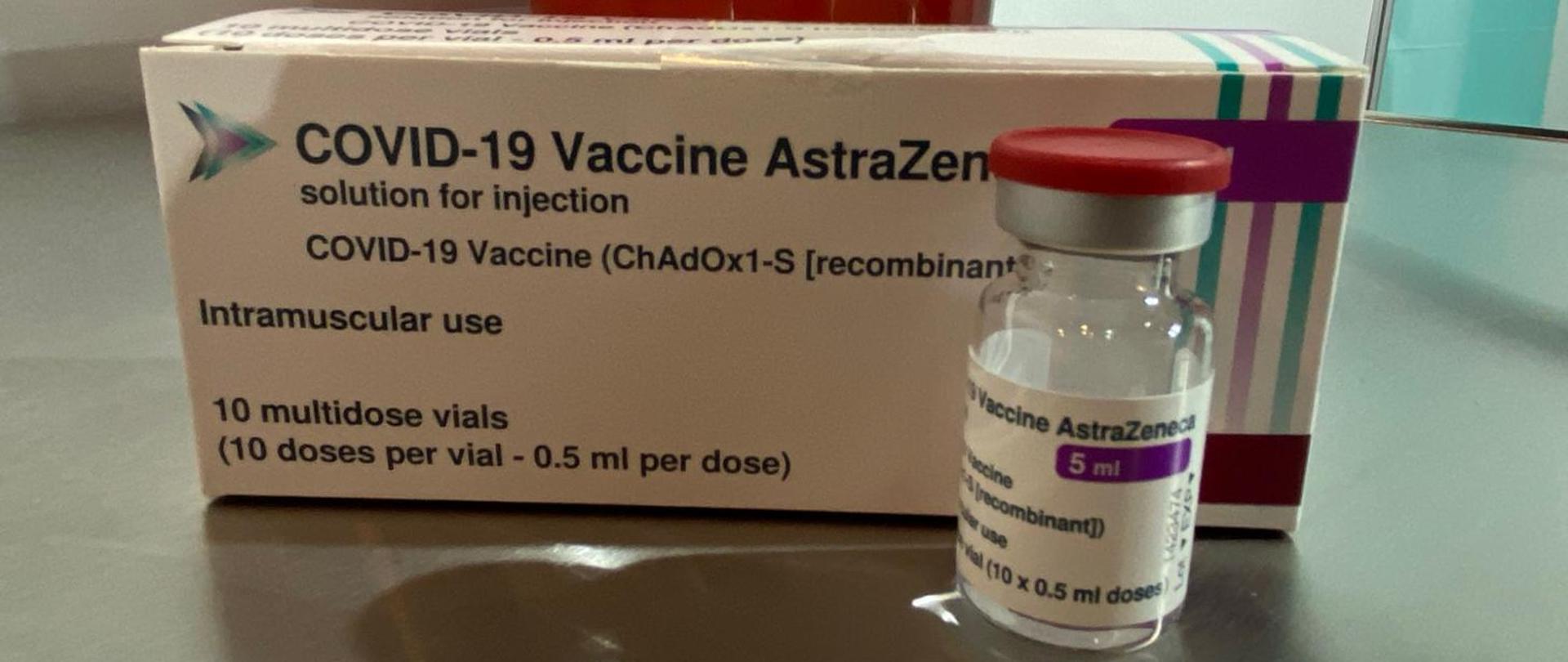 Zdjęcie przedstawia szczepionkę AstraZeneca.