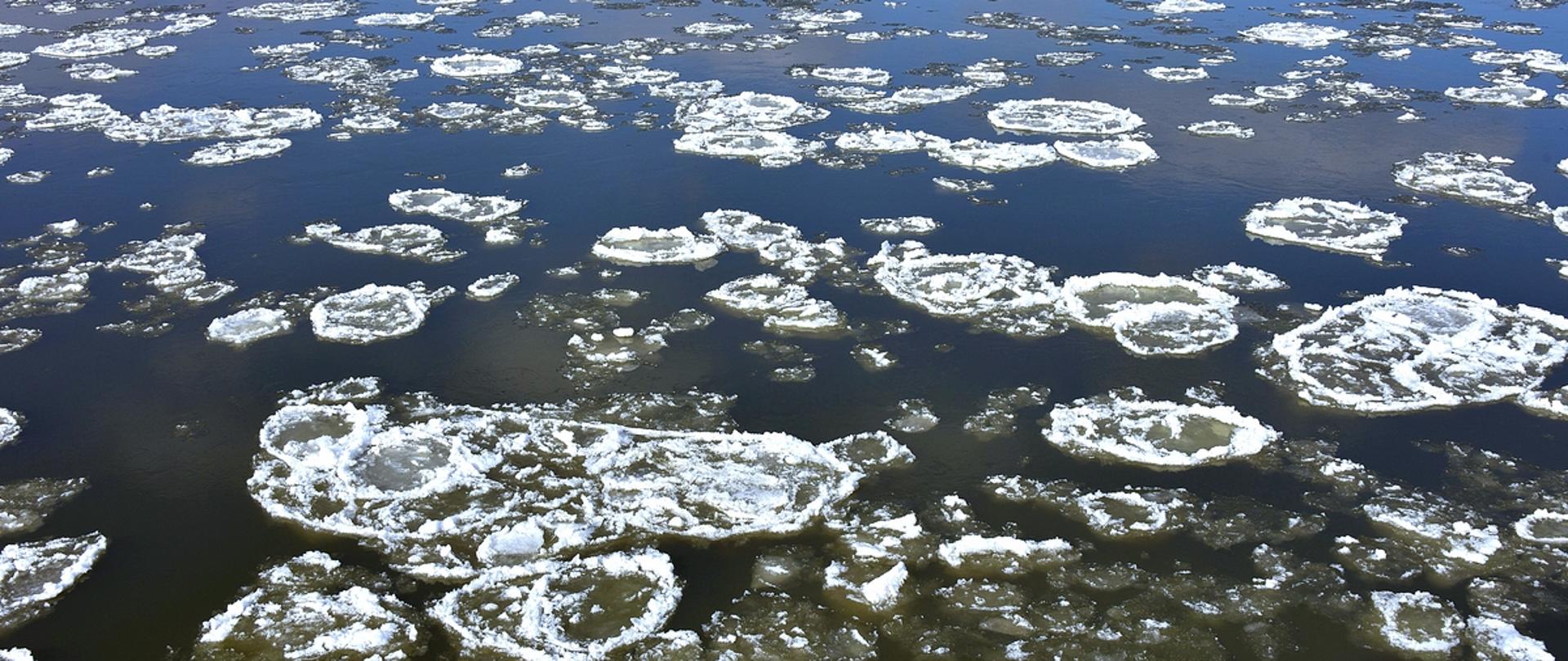 Śryż czyli zjawisko lodowe, stanowiące etap zamarzania cieku