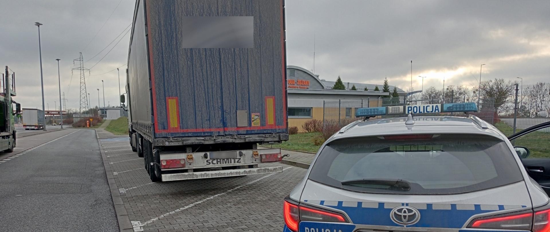 W trakcie kontroli od kierowcy wyczuwalna była wyraźna woń alkoholu w wydychanym powietrzu.